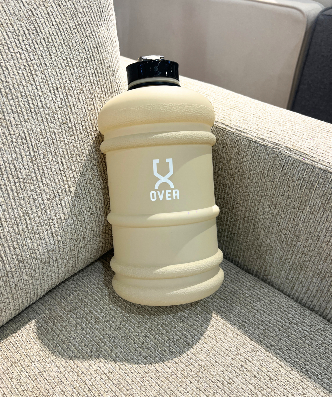 2.2L Oversized Bottle with Flip Cap