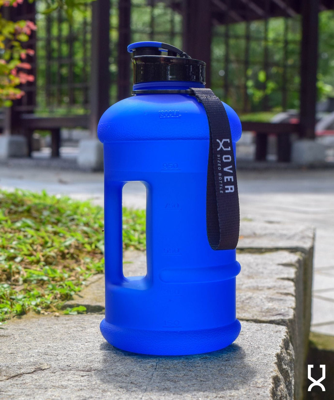 1.5L Oversized Bottle with Flip Cap