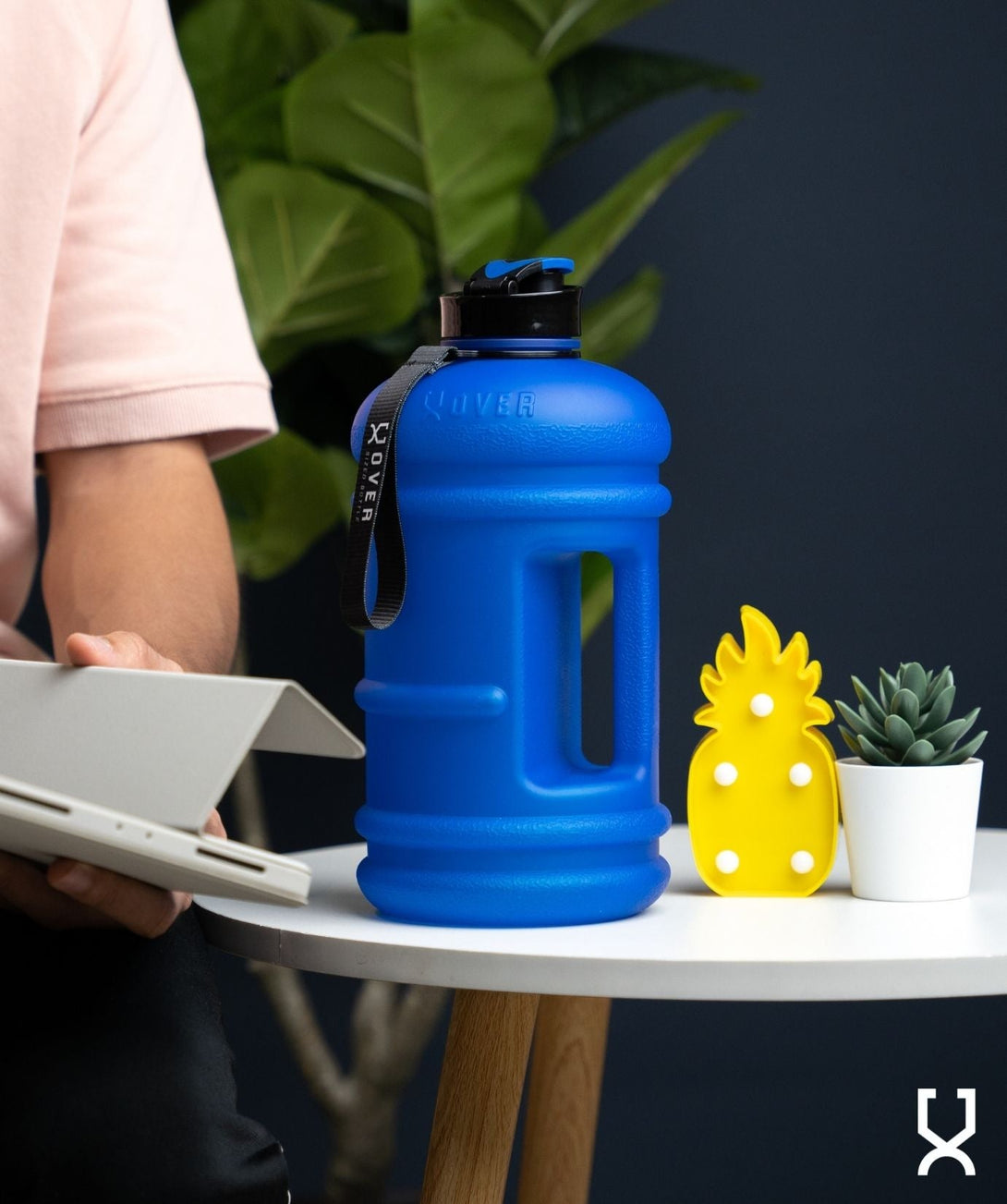 2.2L Oversized Bottle with Flip Cap